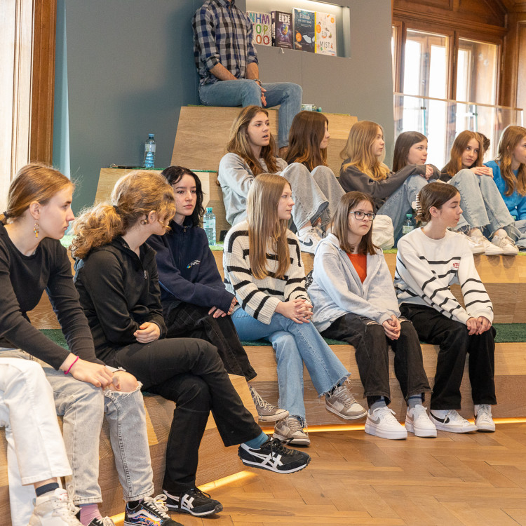 Girls&#39; Day im Zeichen von Wissenschaft und Forschung: Bildungsminister begleitet Schülerinnen ins Naturhistorische Museum - Bild Nr. 12194