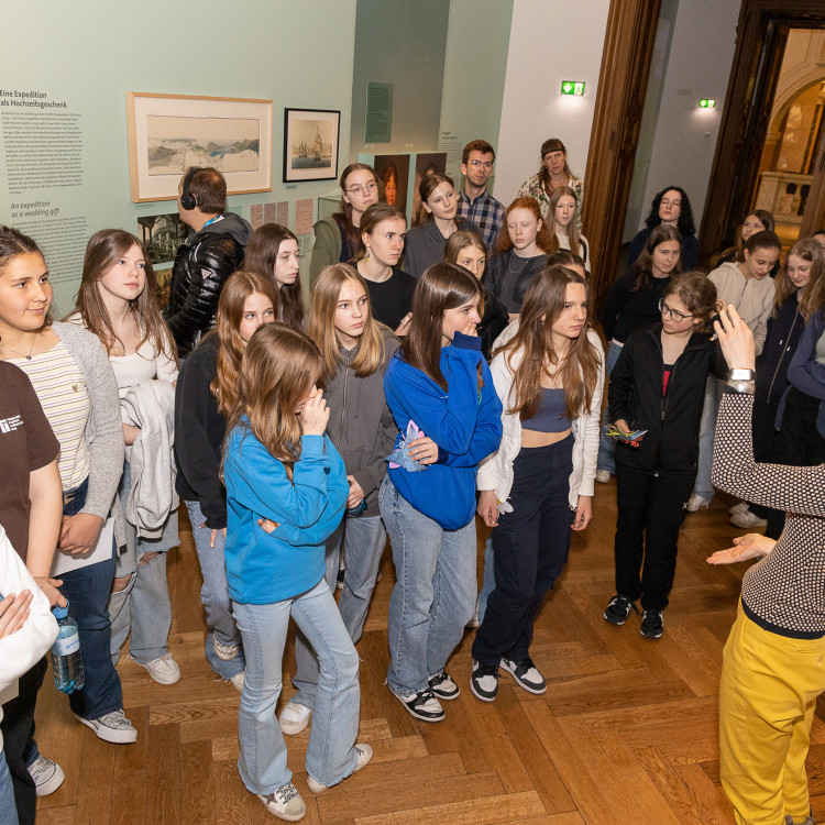 Girls&#39; Day im Zeichen von Wissenschaft und Forschung: Bildungsminister begleitet Schülerinnen ins Naturhistorische Museum - Bild Nr. 12295