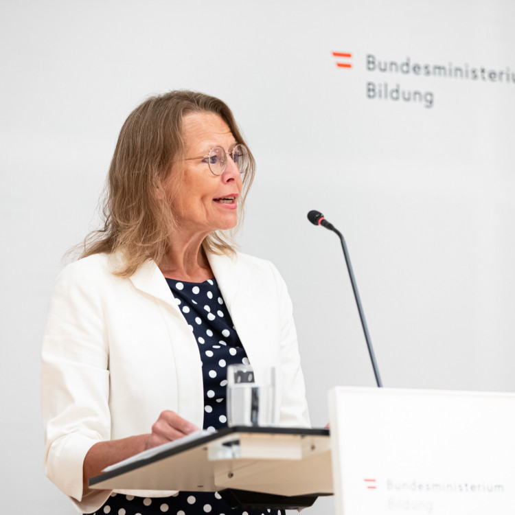 Lehramtsstudium für die Primarstufe wird praxisnäher: Bildungsminister Christoph Wiederkehr und Rektorin Beatrix Karl stellen Reform vor - Bild Nr. 15855