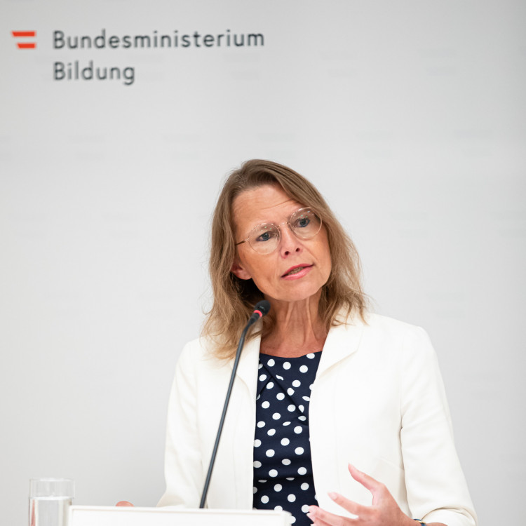 Lehramtsstudium für die Primarstufe wird praxisnäher: Bildungsminister Christoph Wiederkehr und Rektorin Beatrix Karl stellen Reform vor - Bild Nr. 15859