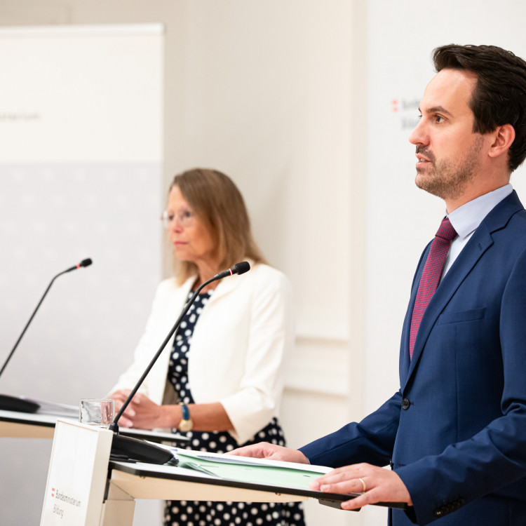 Lehramtsstudium für die Primarstufe wird praxisnäher: Bildungsminister Christoph Wiederkehr und Rektorin Beatrix Karl stellen Reform vor - Bild Nr. 15870