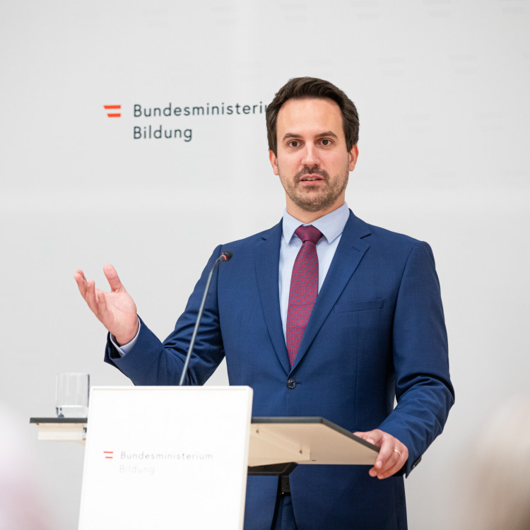 Lehramtsstudium für die Primarstufe wird praxisnäher: Bildungsminister Christoph Wiederkehr und Rektorin Beatrix Karl stellen Reform vor - Bild Nr. 15878