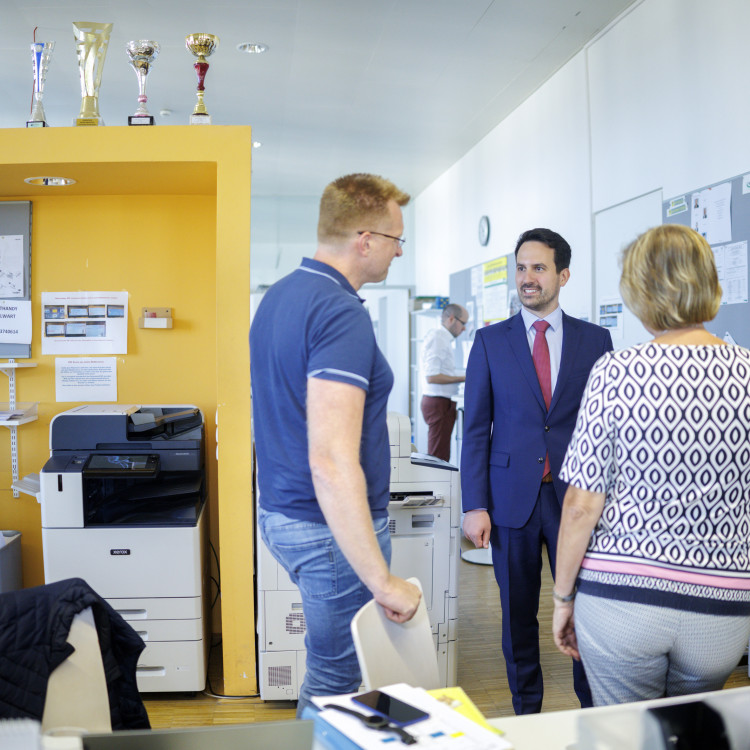 Fototermin zum Schulstart 2025 mit Bundesminister Christoph Wiederkehr - Bild Nr. 15912