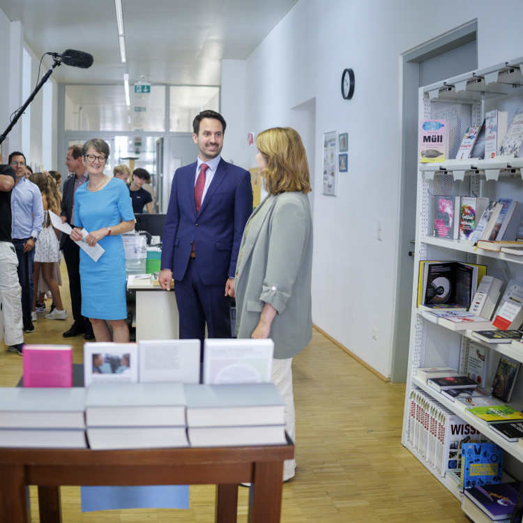 Fototermin zum Schulstart 2025 mit Bundesminister Christoph Wiederkehr - Bild Nr. 15914