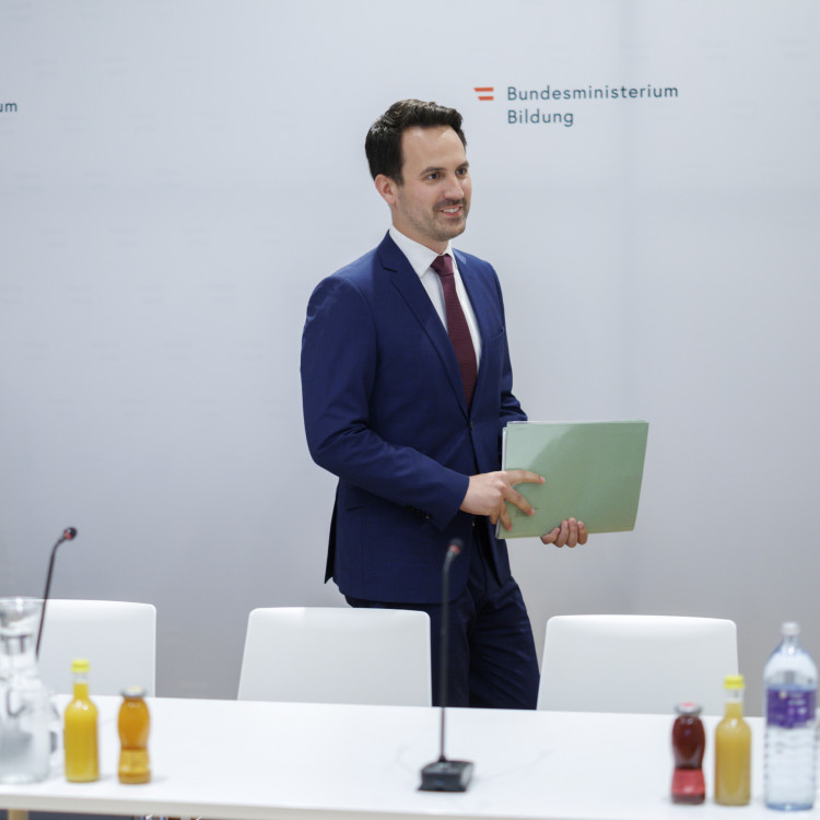 BMB Pressegespräch: OECD präsentiert Daten zum österreichischen Bildungssystem - Bild Nr. 15948