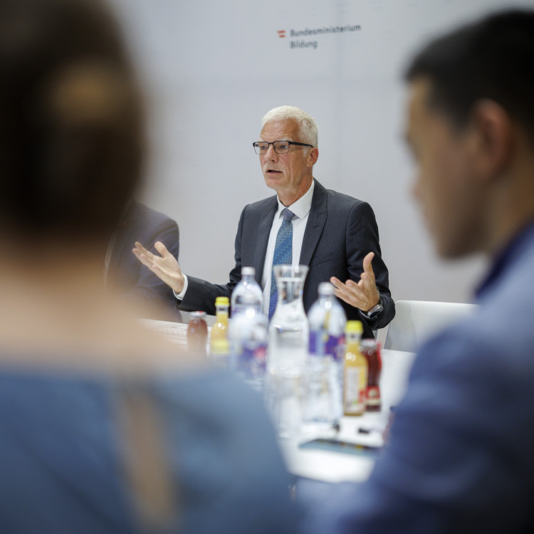 BMB Pressegespräch: OECD präsentiert Daten zum österreichischen Bildungssystem - Bild Nr. 15952