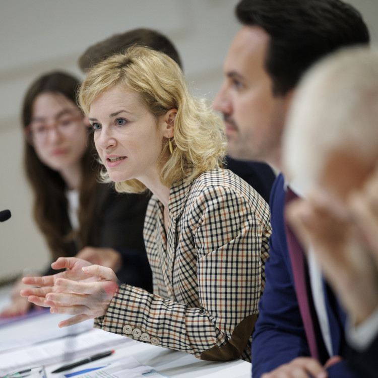 BMB Pressegespräch: OECD präsentiert Daten zum österreichischen Bildungssystem - Bild Nr. 15958