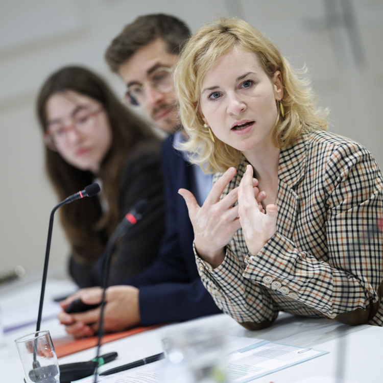 BMB Pressegespräch: OECD präsentiert Daten zum österreichischen Bildungssystem - Bild Nr. 15974