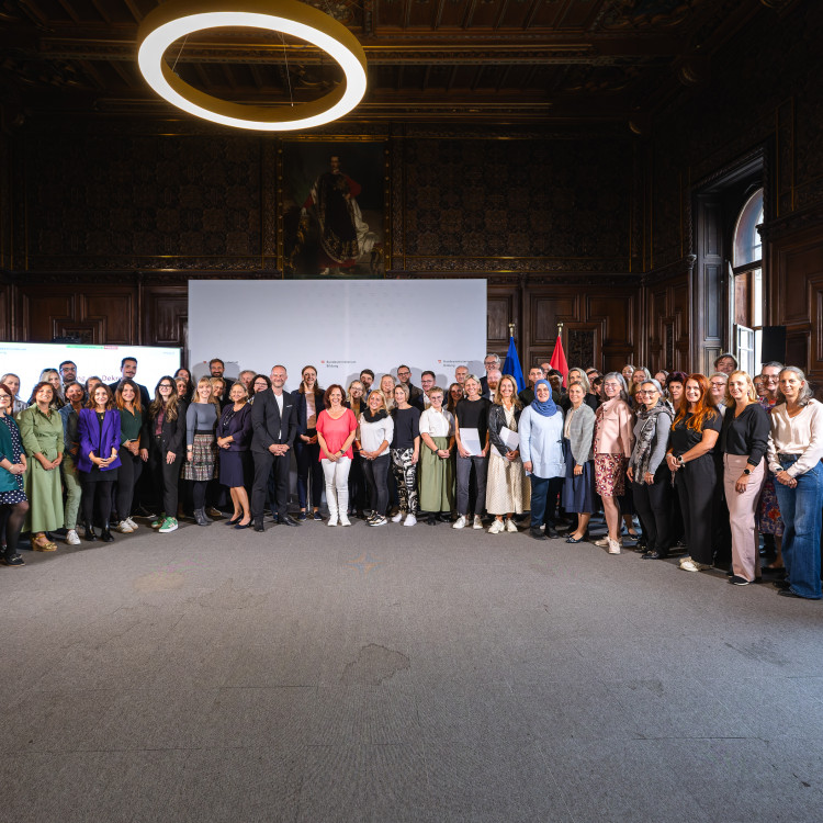 Kriseneinsatz in Graz Schulpsychologie - Verleihung von Dank & Anerkennung - Bild Nr. 16012