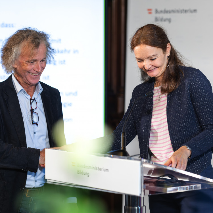 Kriseneinsatz in Graz Schulpsychologie - Verleihung von Dank & Anerkennung - Bild Nr. 16030