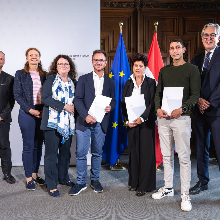 Kriseneinsatz in Graz Schulpsychologie - Verleihung von Dank & Anerkennung - Bild Nr. 16042