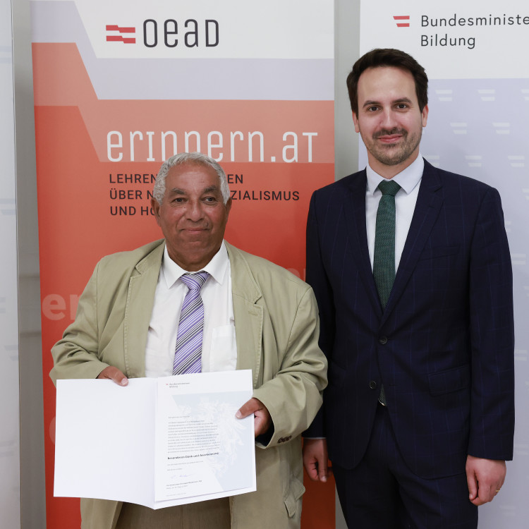 Bildungsminister ehrt Zeitzeuginnen und Zeitzeugen, die Schulen besuchen. - Bild Nr. 16069