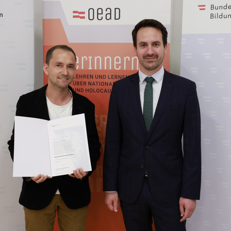 Bildungsminister ehrt Zeitzeuginnen und Zeitzeugen, die Schulen besuchen. - Bild Nr. 16076