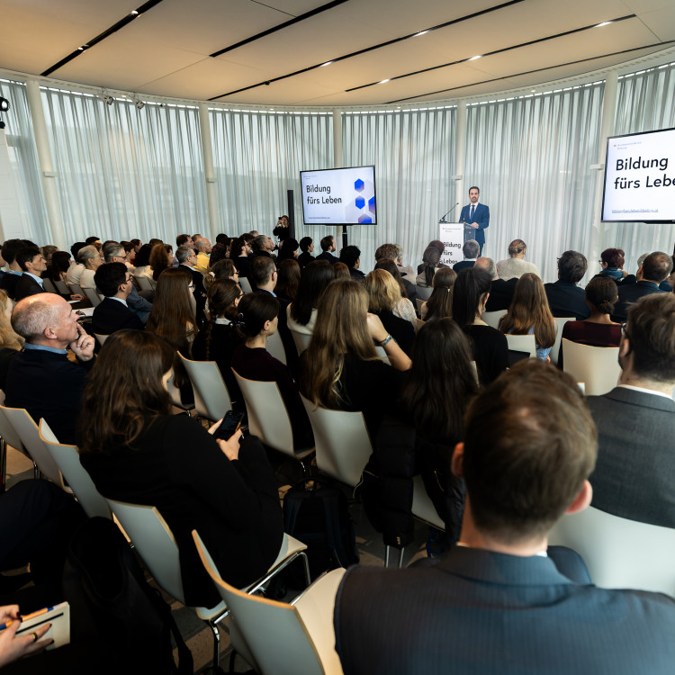 Grundsatzrede von Bildungsminister Christoph Wiederkehr - Bild Nr. 16156