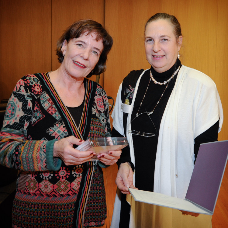 Kulturministerin Schmied: "MENTORING von Künstlerinnen für Künstlerinnen" 2012 erfolgreich fortgesetzt und abgeschlossen - Bild Nr. 2211