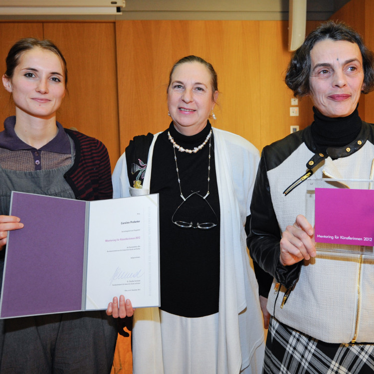 Kulturministerin Schmied: "MENTORING von Künstlerinnen für Künstlerinnen" 2012 erfolgreich fortgesetzt und abgeschlossen - Bild Nr. 2212