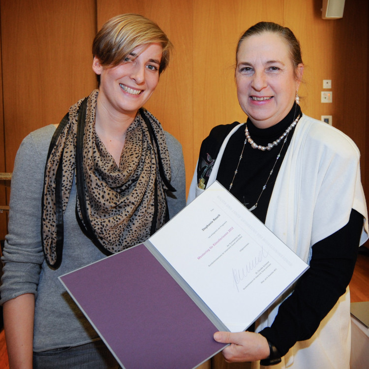 Kulturministerin Schmied: "MENTORING von Künstlerinnen für Künstlerinnen" 2012 erfolgreich fortgesetzt und abgeschlossen - Bild Nr. 2213