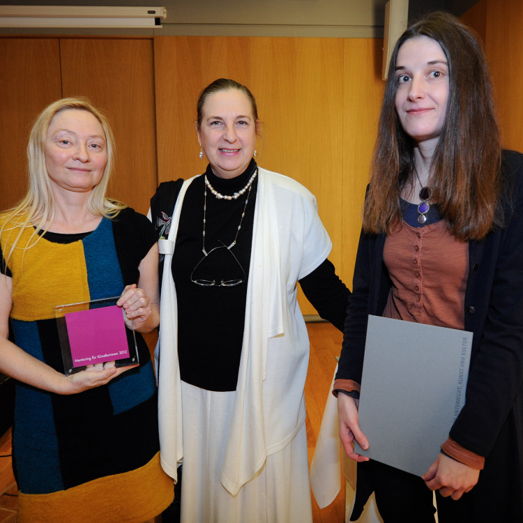 Kulturministerin Schmied: "MENTORING von Künstlerinnen für Künstlerinnen" 2012 erfolgreich fortgesetzt und abgeschlossen - Bild Nr. 2215
