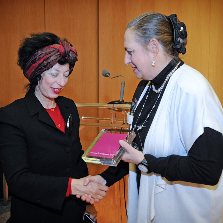 Kulturministerin Schmied: "MENTORING von Künstlerinnen für Künstlerinnen" 2012 erfolgreich fortgesetzt und abgeschlossen - Bild Nr. 2216