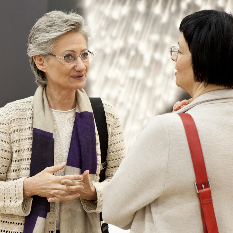 Ministerin Claudia Schmied besucht die Kunstmesse Art Cologne - Bild Nr. 2610