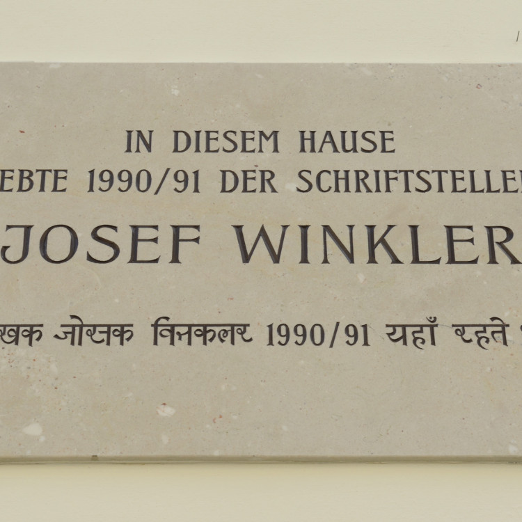 Schriftsteller Josef Winkler erhält Ehrentafel an seinem ehemaligen Wohnhaus - Bild Nr. 2661
