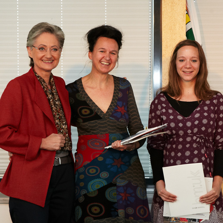 Bildungsministerin Claudia Schmied vergibt Award "Bessere Lernwelten 2013" - Bild Nr. 2685