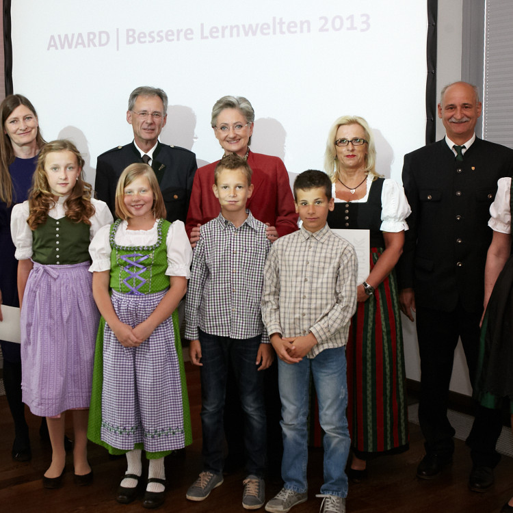 Bildungsministerin Claudia Schmied vergibt Award "Bessere Lernwelten 2013" - Bild Nr. 2688
