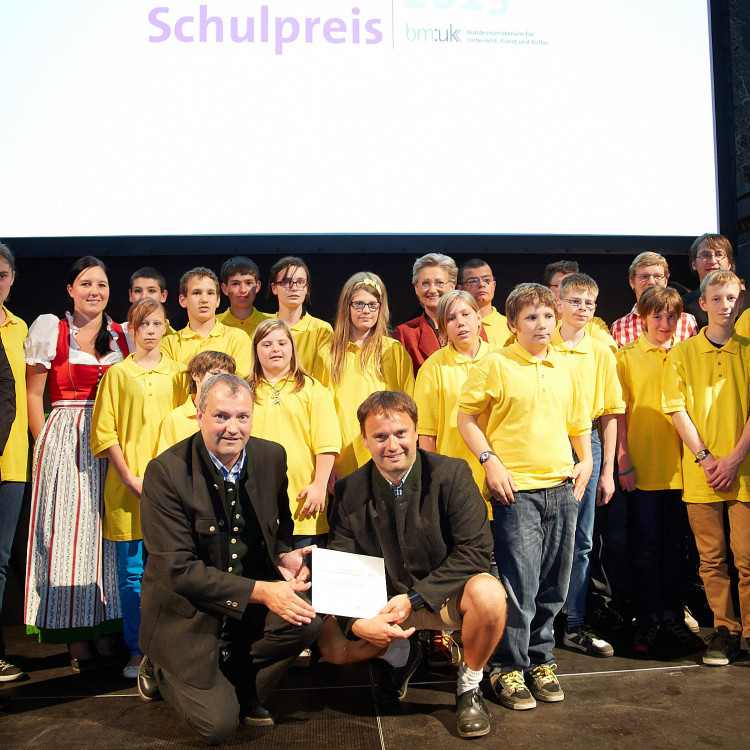 Vorschau Schulpreis 2013: Bildungsministerin Dr. Claudia Schmied prämiert die NMS/BG/BRG Klusemannstraße