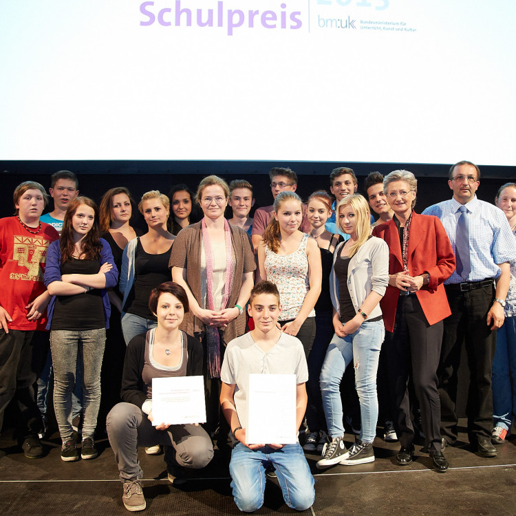 Schulpreis 2013: Bildungsministerin Dr. Claudia Schmied prämiert die NMS/BG/BRG Klusemannstraße - Bild Nr. 2752