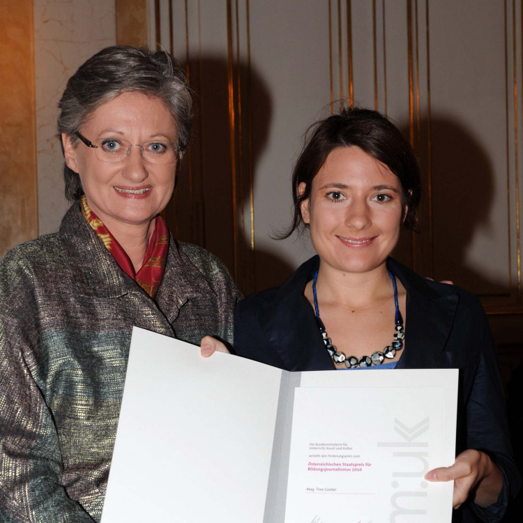 BM Claudia Schmied ehrt Bildungsjournalistinnen: Österreichischer Staatspreis an Lisa Nimmervoll, Förderungspreis an Tina Goebel - Bild Nr. 317
