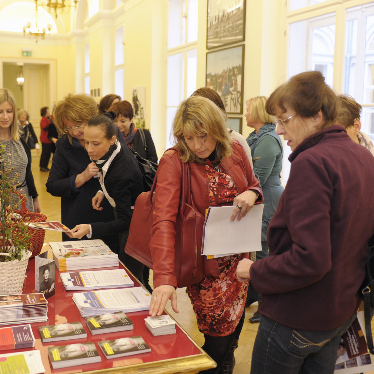 Open House im Frauenministerium: Rund 300 Gäste zu Besuch bei Bundesministerin Gabriele Heinisch-Hosek - Bild Nr. 3452
