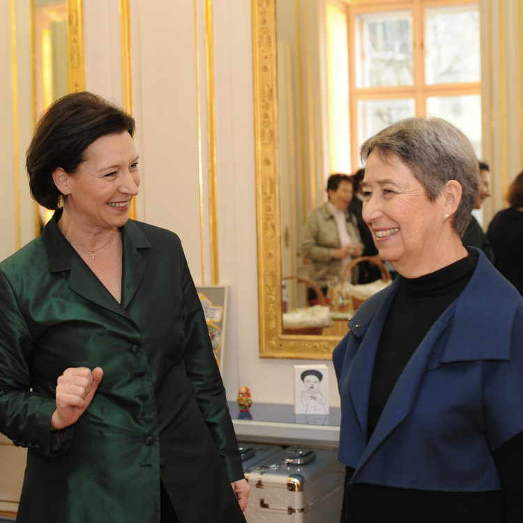 Open House im Frauenministerium: Rund 300 Gäste zu Besuch bei Bundesministerin Gabriele Heinisch-Hosek - Bild Nr. 3515