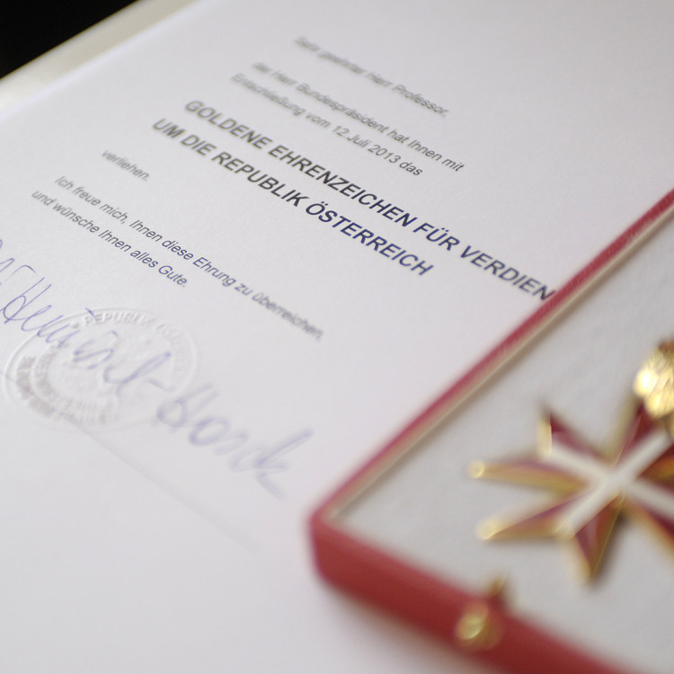 BMBF: Bundesministerin Heinisch-Hosek überreicht hohe staatliche Auszeichnungen - Bild Nr. 4123