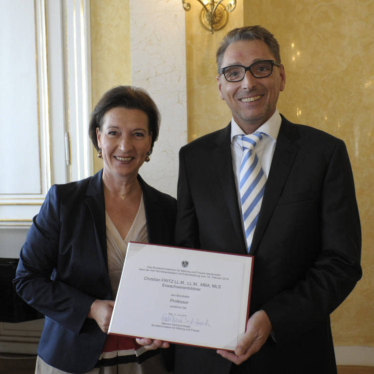 BMBF: Bundesministerin Heinisch-Hosek überreicht hohe staatliche Auszeichnungen - Bild Nr. 4137