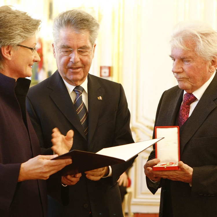 Verleihung des Großen Goldenen Ehrenzeichens durch Herrn Bundespräsident Dr. Heinz Fischer am 16.11.2009 in der Hofburg - Bild Nr. 417