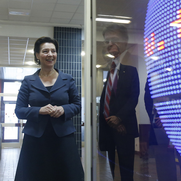 Bundesministerin Gabriele Heinisch-Hosek besucht das TGM - Bild Nr. 4495