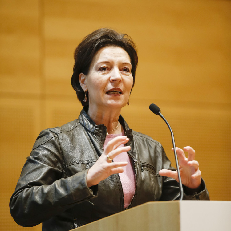 Bundesministerin Gabriele Heinisch-Hosek eröffnet die Interpädagogica 2014 - Bild Nr. 4945