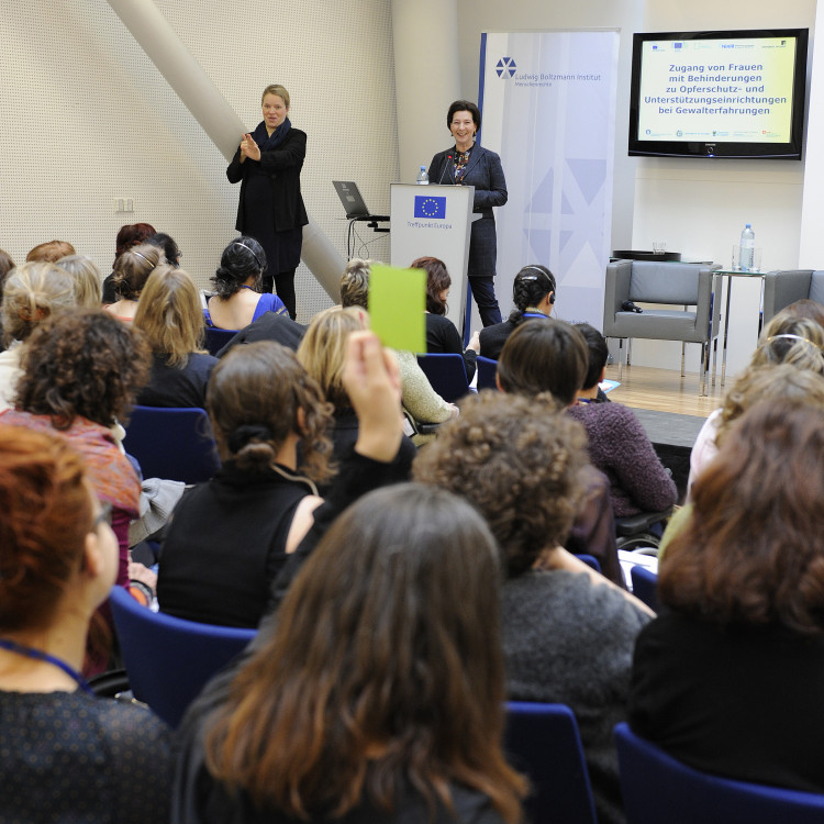 Abschlusskonferenz des EU-Projektes "Zugang von Frauen mit Behinderungen zu Opferschutz- und Unterstützungseinrichtungen bei Gewalterfahrungen" - Bild Nr. 5239