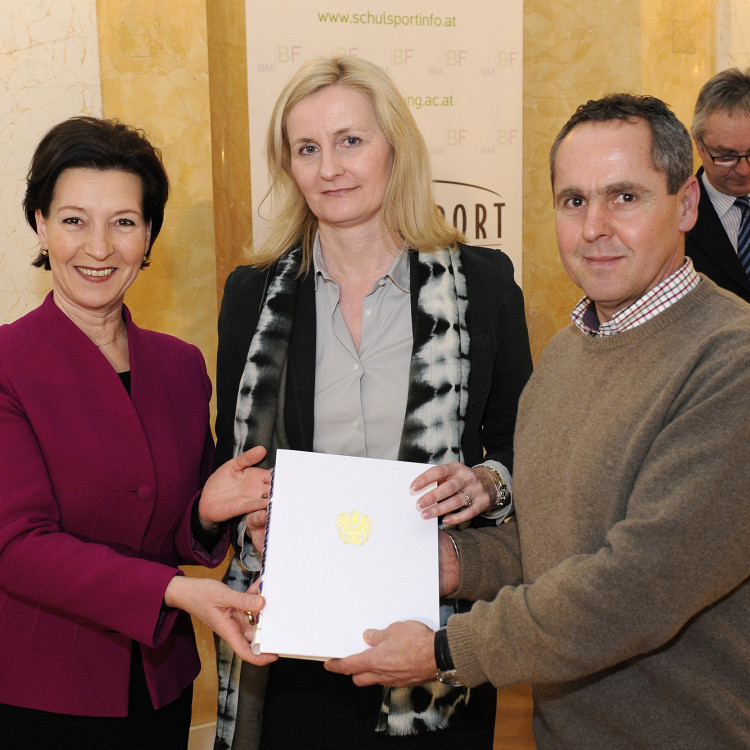 Verleihung des Ehrenpreises zum Schulsportgütesiegel durch Bildungsministerin Gabriele Heinisch-Hosek - Bild Nr. 5248