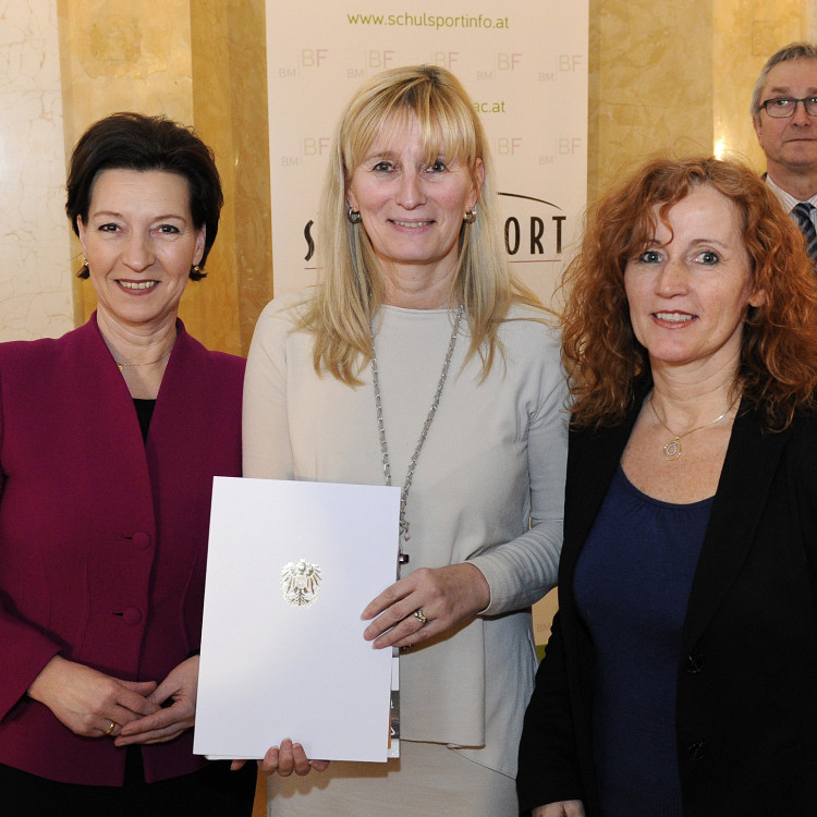 Verleihung des Ehrenpreises zum Schulsportgütesiegel durch Bildungsministerin Gabriele Heinisch-Hosek - Bild Nr. 5250