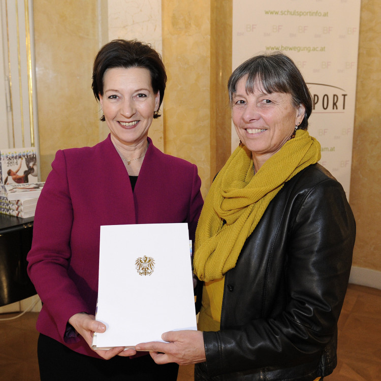 Verleihung des Ehrenpreises zum Schulsportgütesiegel durch Bildungsministerin Gabriele Heinisch-Hosek - Bild Nr. 5252
