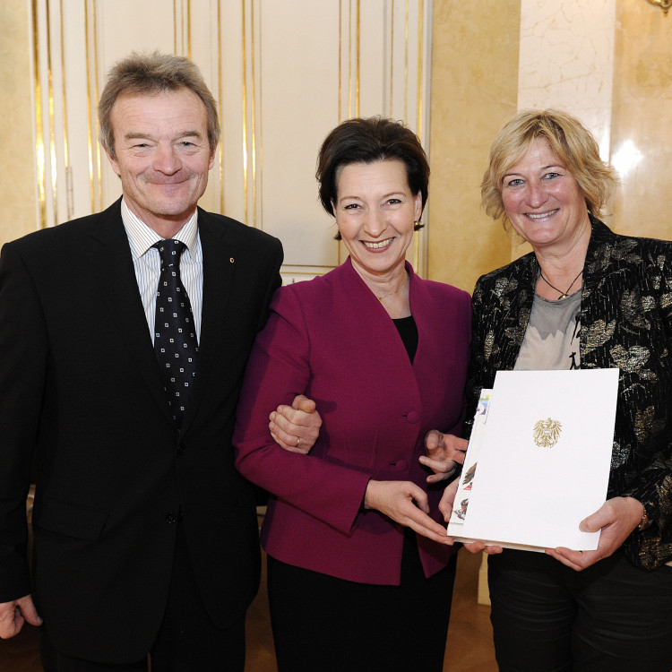 Verleihung des Ehrenpreises zum Schulsportgütesiegel durch Bildungsministerin Gabriele Heinisch-Hosek - Bild Nr. 5263