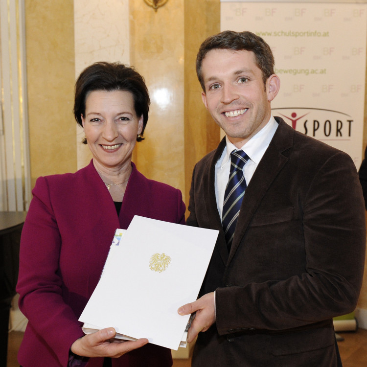 Verleihung des Ehrenpreises zum Schulsportgütesiegel durch Bildungsministerin Gabriele Heinisch-Hosek - Bild Nr. 5270