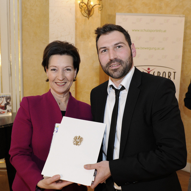 Verleihung des Ehrenpreises zum Schulsportgütesiegel durch Bildungsministerin Gabriele Heinisch-Hosek - Bild Nr. 5280