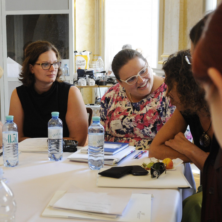 Konferenz „Frauenrechte und Gleichstellung: Erfahrungen teilen > Neues denken > Zukunft gestalten“ - Bild Nr. 5716