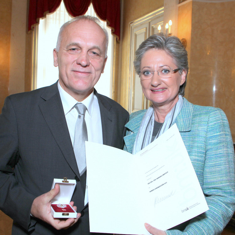 Bundesehrenzeichen-Verleihung an Freiwillige des Österreichischen Jugendrotkreuzes durch Bundesministerin Claudia Schmied - Bild Nr. 576