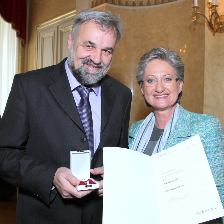 Bundesehrenzeichen-Verleihung an Freiwillige des Österreichischen Jugendrotkreuzes durch Bundesministerin Claudia Schmied - Bild Nr. 579