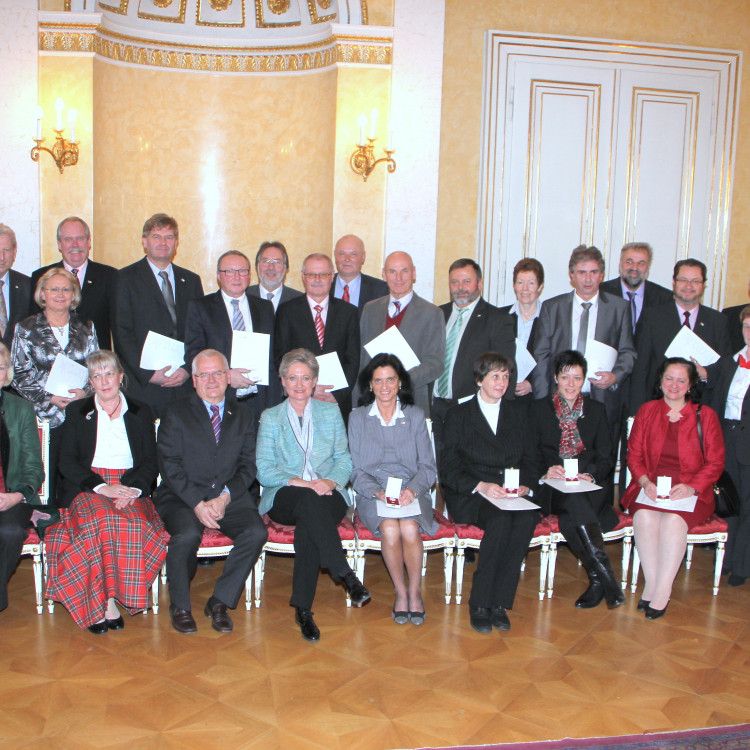 Bundesehrenzeichen-Verleihung an Freiwillige des Österreichischen Jugendrotkreuzes durch Bundesministerin Claudia Schmied - Bild Nr. 594