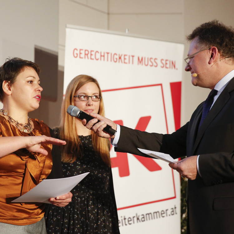 Bildungsministerin Heinisch-Hosek verleiht den Österreichischen Staatspreis für Erwachsenenbildung 2015 - Bild Nr. 6271