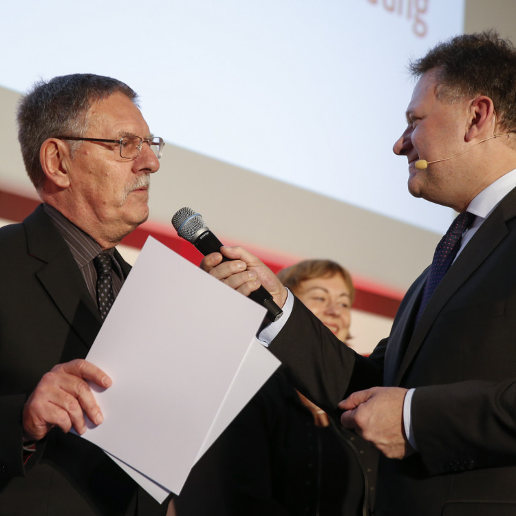 Bildungsministerin Heinisch-Hosek verleiht den Österreichischen Staatspreis für Erwachsenenbildung 2015 - Bild Nr. 6286